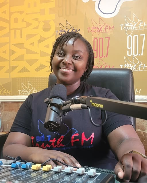 Truthfmkenya's tweet photo. "Evening and morning and at noon I will pray, and cry aloud, And He shall hear my voice." ( Psalm 55:17)
Join @terryseih on #DawnBreak #TheBreakfastVoiceOfTheCity #PrayerTuesday
CALL/WHATSAPP 0727907907. Stream Live on https://t.co/pfJy6GyBPJ https://t.co/cBKgUd2QyF