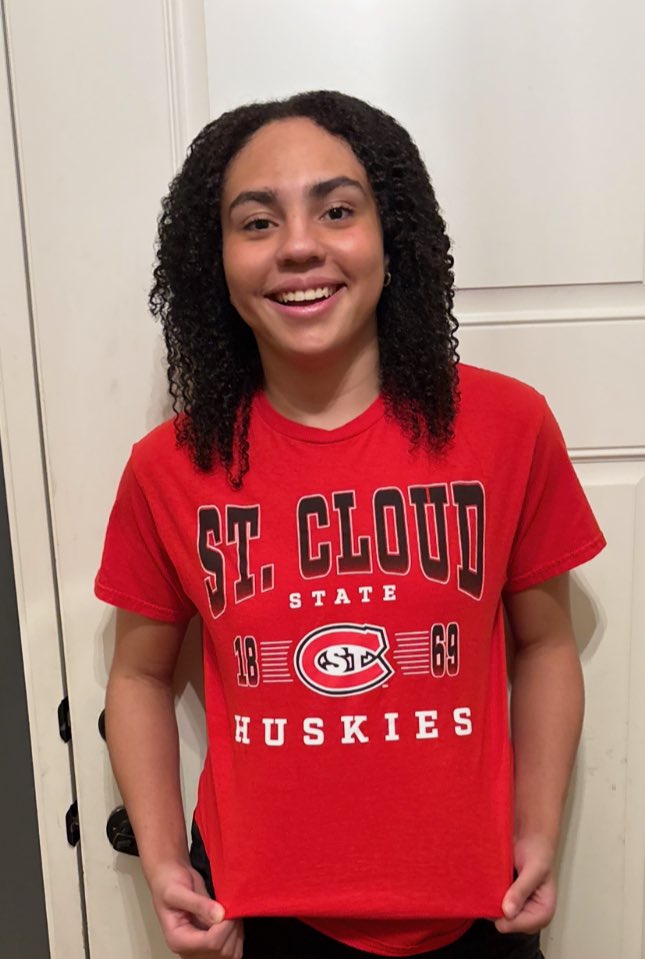 Lauren Hust tweet media