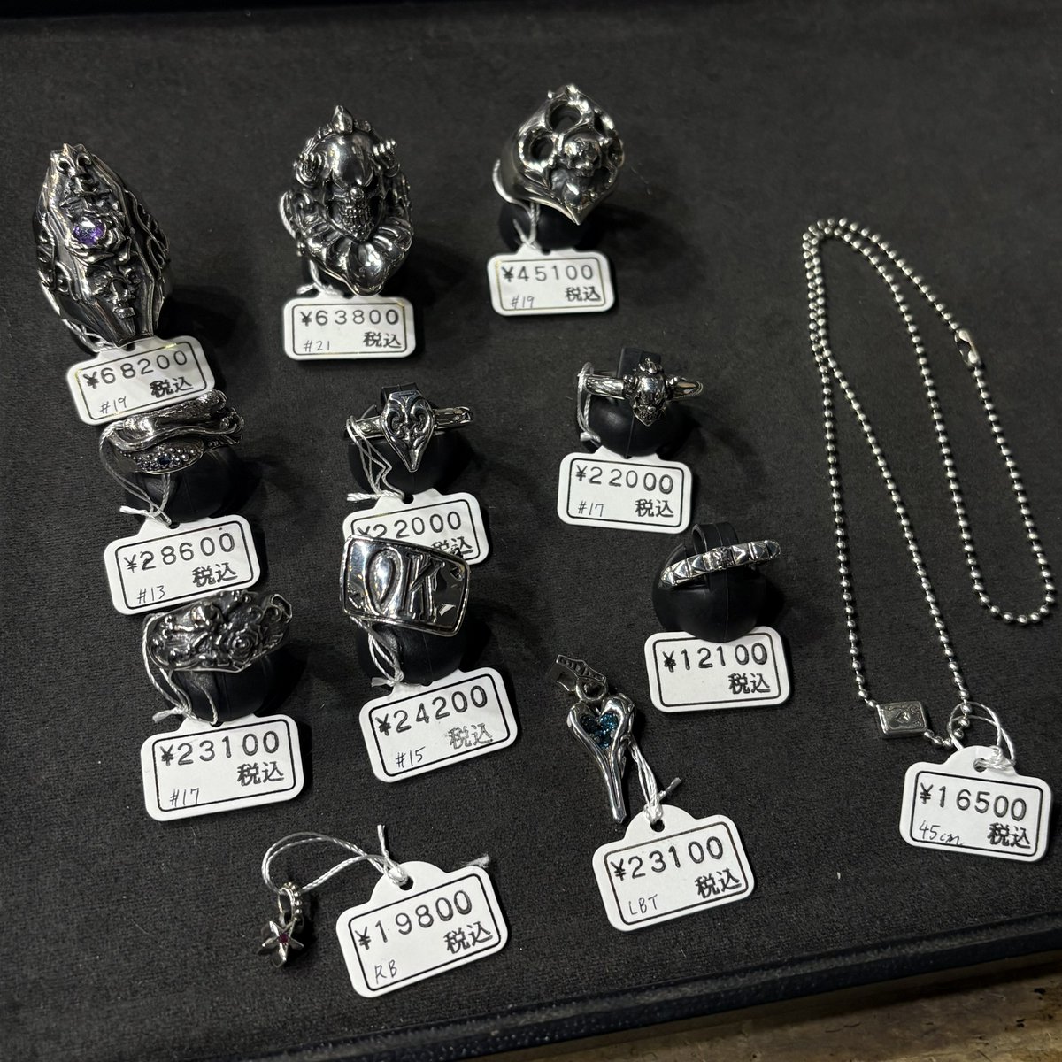 本日、F.A.Lの新しいアイテムが届きました。 スカルやピエロ、トランプ