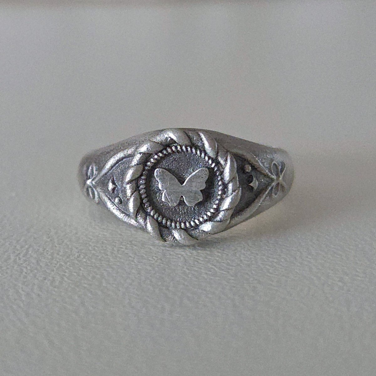 𝐈𝐯𝐨𝐫𝐲𝐛𝐮𝐛𝐛𝐥𝐞 tweet media