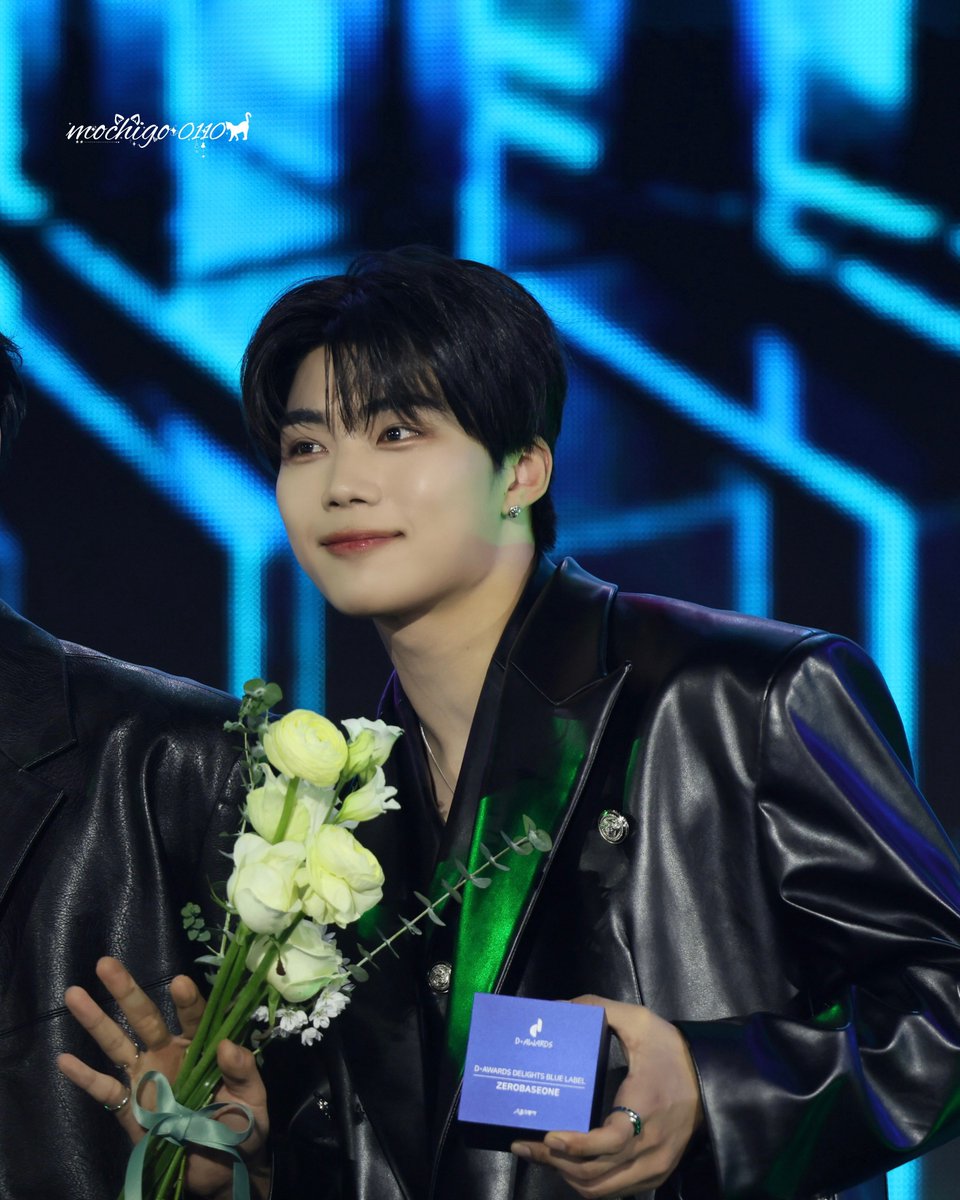 mochigo0110's tweet photo. 260211 수상 축하해!!💐

#박건욱 #PARKGUNWOOK #パクゴヌク #朴乾旭 #ZB1  #ZEROBASEONE  #제로베이스원 https://t.co/P1OmwWSv9I