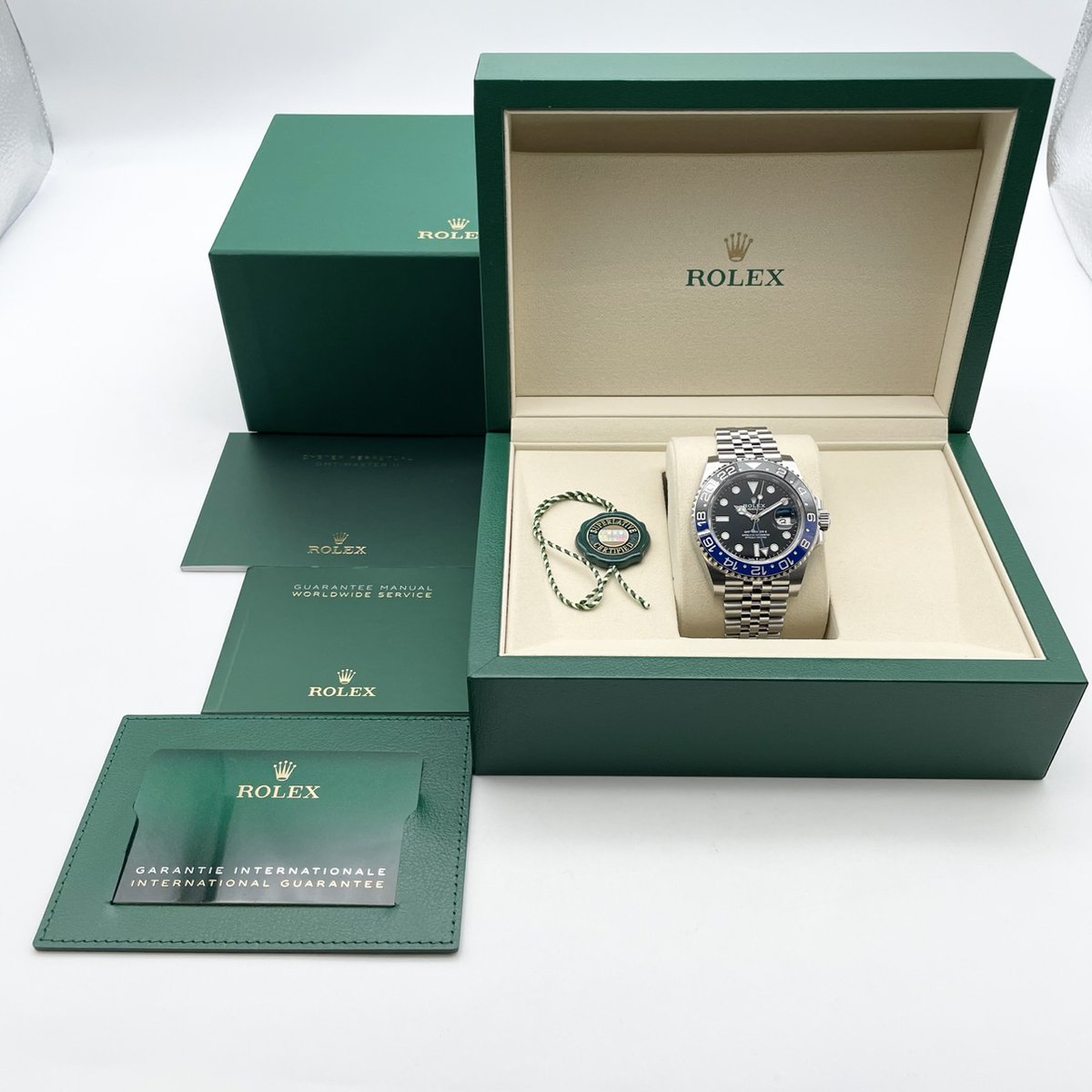 おはようございます🌞
ショップオープンしております！⏰👜
気になる商品があればお気軽にご連絡くださいませ📩

✨本日の新着商品✨
【2026/02/06】 ロレックス GMTマスター2 126710BLNR 

💰価格：3,379,000円

26年2月保証書のバットガールが入荷！
海外のロレックス好きからは、