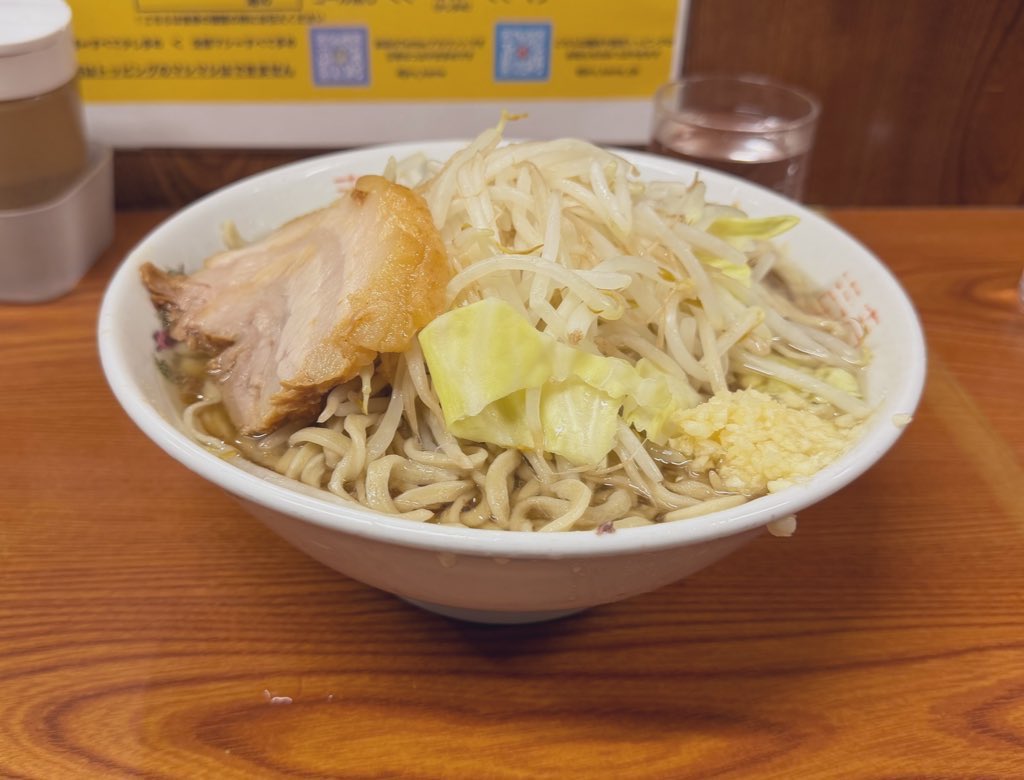 Angtk_cos0731's tweet photo. 最近の食事でもあげていくか。
昨日食べた二郎とヴェンキの3段ジェラートと四国旅行のうどん https://t.co/ijt2c5b9dh