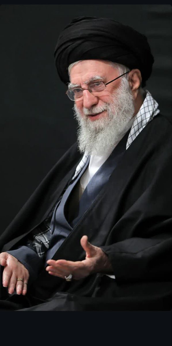 Ashrafpoor's tweet photo. حکیم ذوالفنون،#امام_خامنه_ای تجلّی اراده الهی در عصر غیبت برای صیانت از امتی که چشم به راه ولایت عظمی هستند.
#جانم_فدای_رهبر
#ایران_مقتدر    #ولایت https://t.co/veNhhD4jOB