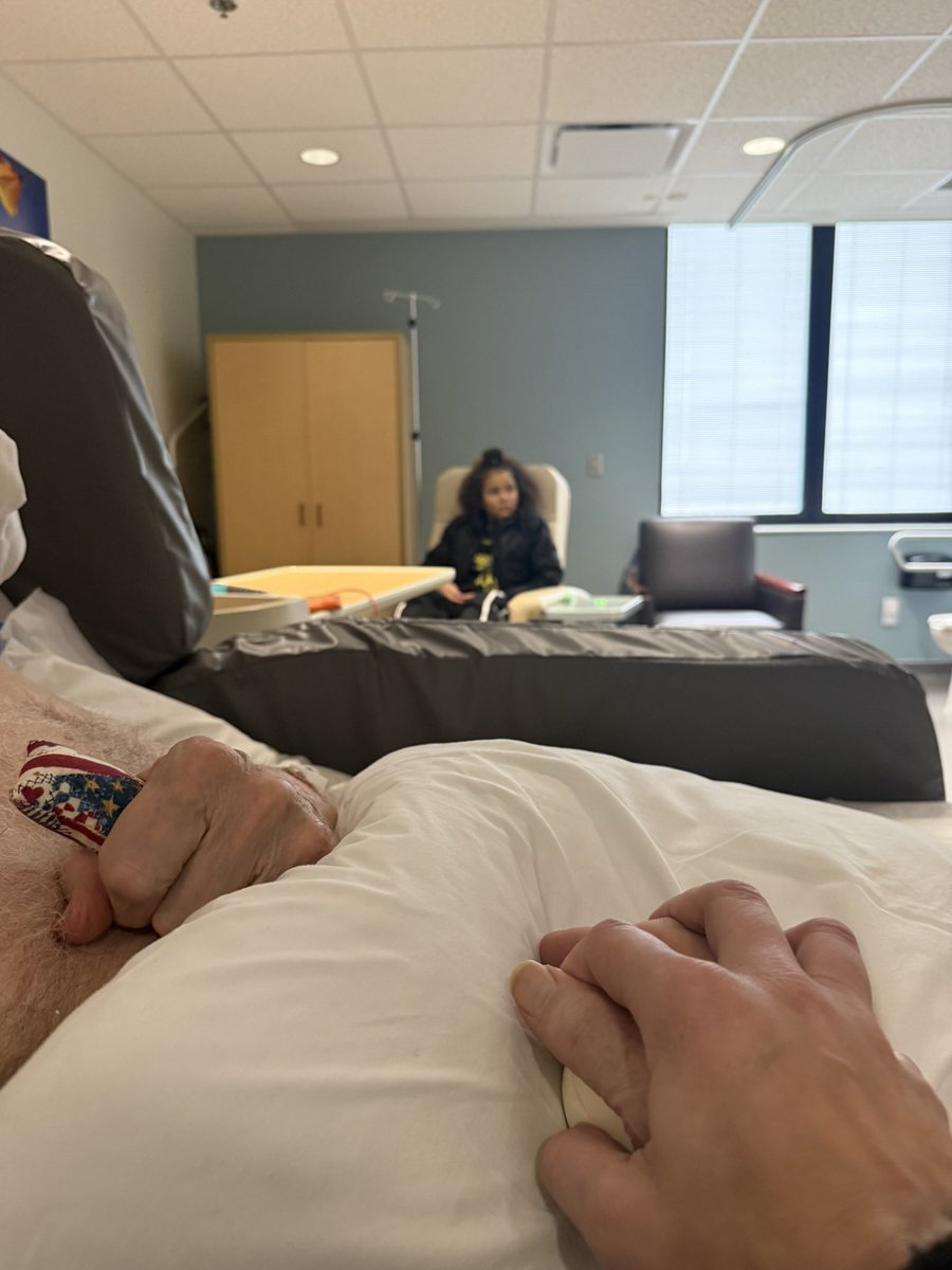 lindsey larsen tweet media