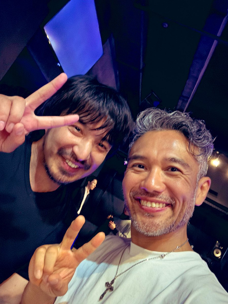 systemaTYO's tweet image. 本日、「龍が如く×日本統一」で共演させて頂いた俳優、結城貴史さんと「渋谷のスバコ」でます！
日本統一でみせた菊村の狂気ぶりとはうってかわって普段は気さくなナイスガイです！
本日17時から
#渋谷のスバコ
#DiTo
#日本統一