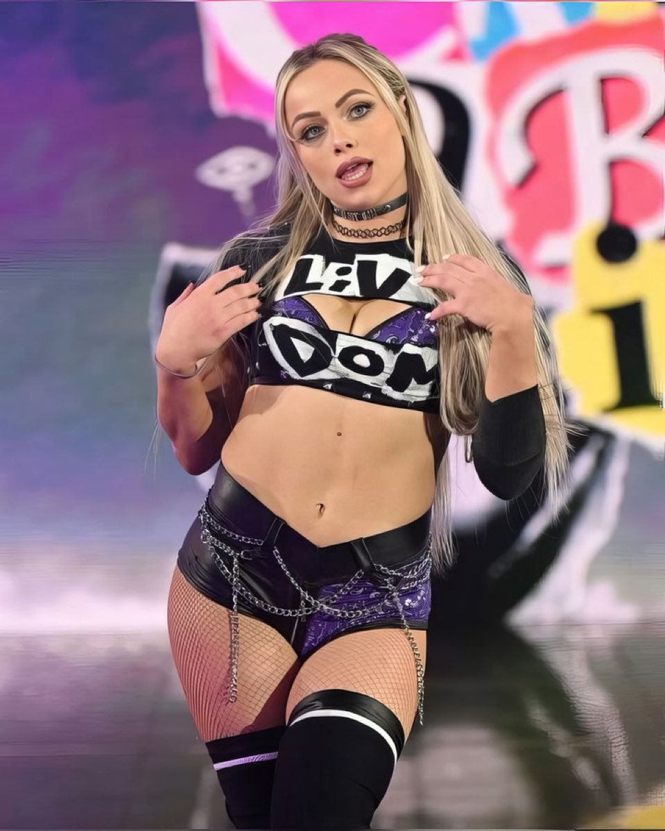 Liv Morgan 🖤🖤🖤🖤