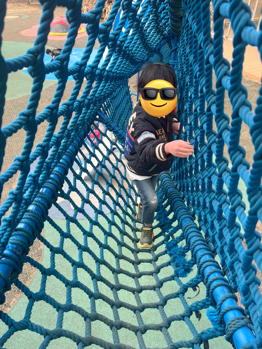 病院なのにごっついサングラスかけて
フードパーカーのフード被ってる
若い男の子いるんだけど
きっと芸能人なんだろうなあ🤩✊🏻