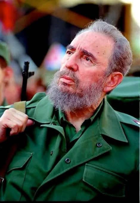 #FidelPorSiempre: “Cuando hay patriotismo, cuando hay conciencia, cuando hay ideas, cuando hay unión, cuando hay una doctrina, un pensamiento político, cuando hay un partido, cuando hay una dirección y cuando se lucha, no puede haber derrota”.
#LatiendoConFidel <a href="/DiazCanelB/">Miguel Díaz-Canel Bermúdez</a>