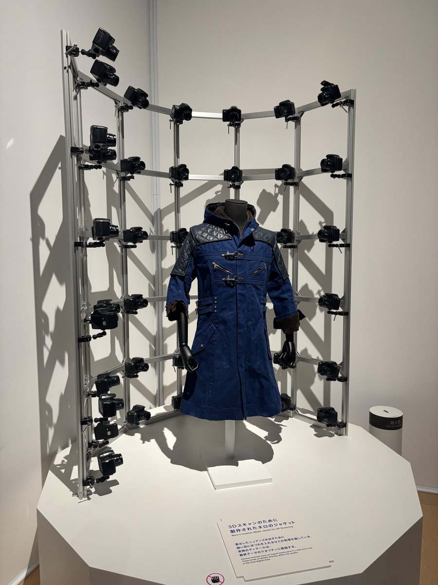 大カプコン展。デビルメイクライ5のネロのジャケットがリアリティ