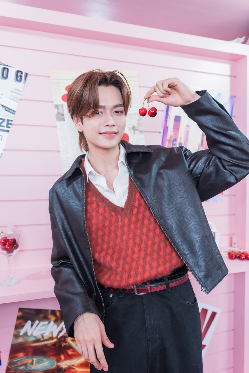 ❤️เฉดมาร์ค Lifter Glaze สี 002 Pink Drip ชมพูธรรมชาติ ทาสวยยย ลิปสุขภาพดี

MAYBELLINE LIFTERGLAZE JUNIORMARK
#MNYLifterGlazexJuniorMark 
#LifterGlazeทินท์บาล์ม 
#ก็ปากมันอยากGLAZE 
#MaybellineThailand​ 
 #JuniorMark #junniorrs #markjrtn