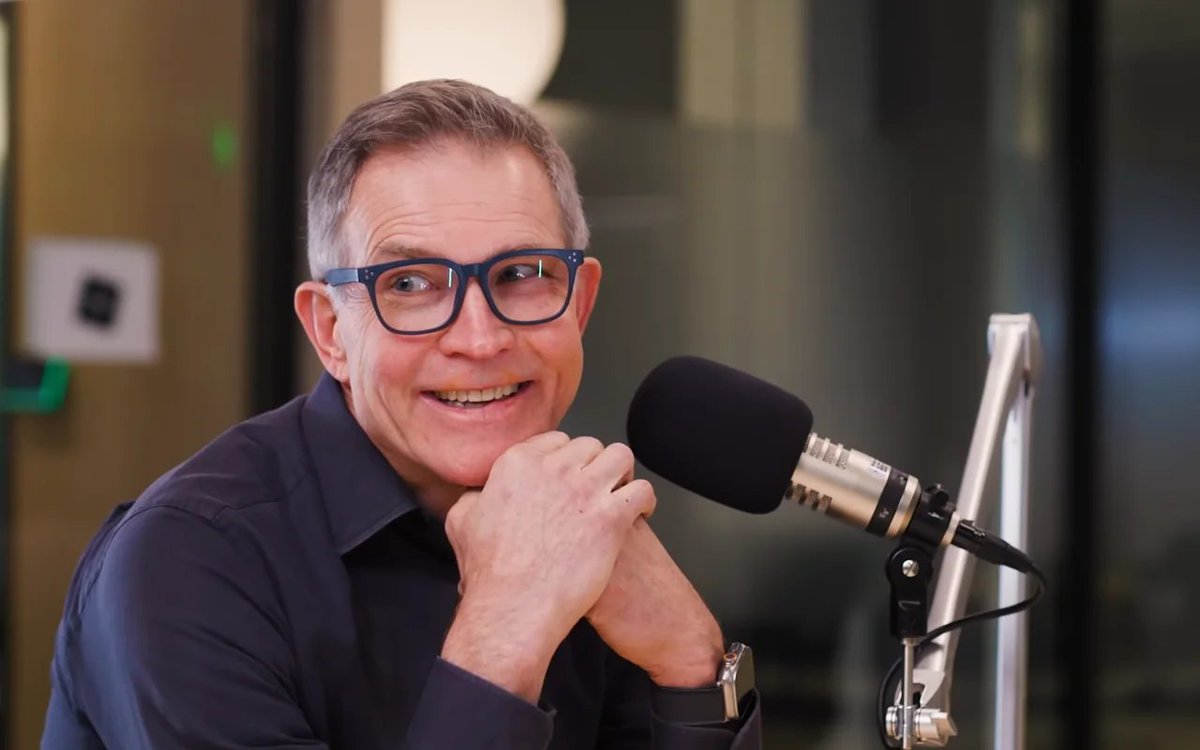 VITOLINOBOSS's tweet image. why did he hit the russian sleep experiment pose