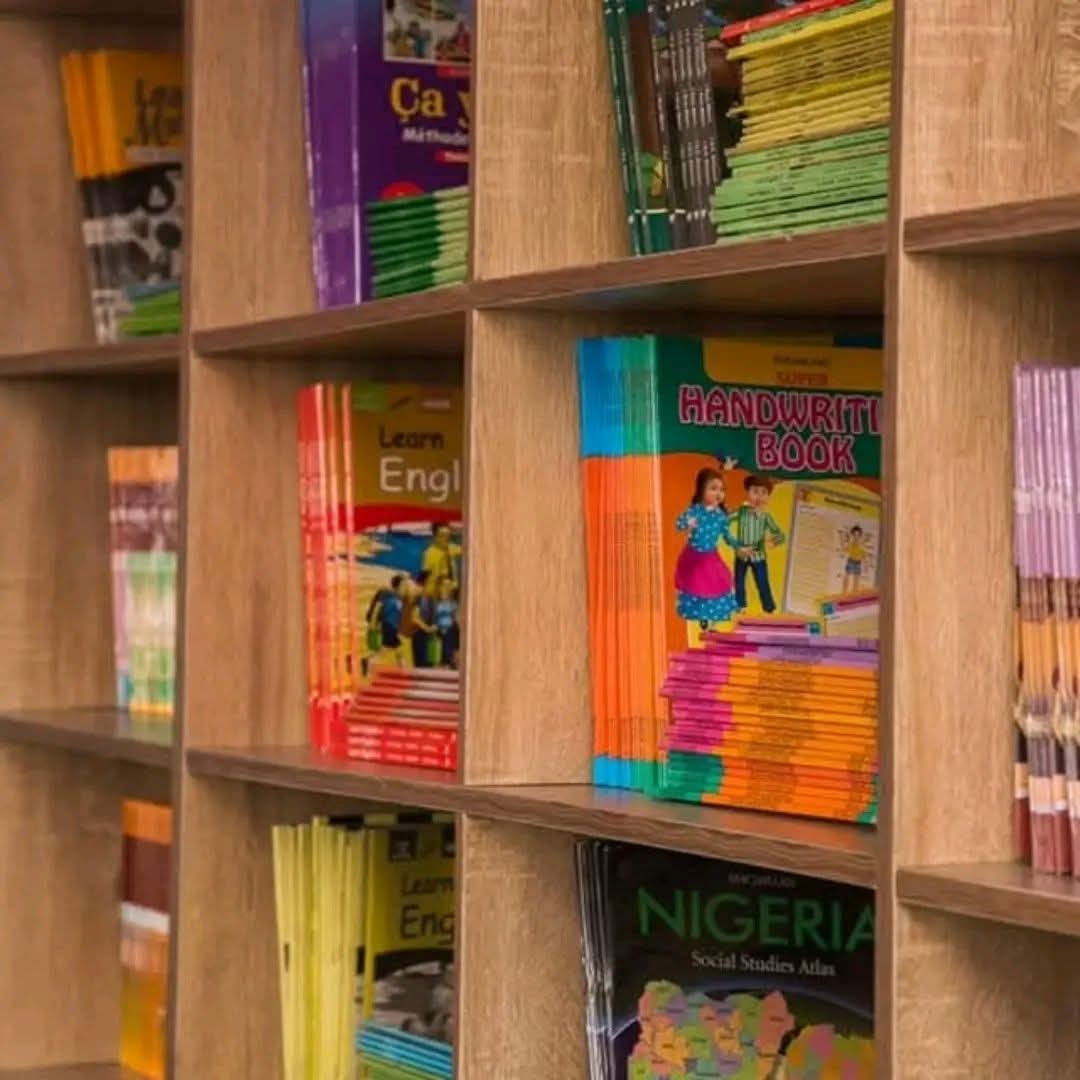 This is Salvation Ministry free school. I mean absolutely free.
Located at No.100 Agrey road, Port harcourt town. 
Well equipped school. With a very conducive learning environment.
This school has been running for many years. 

NOW YOU KNOW.