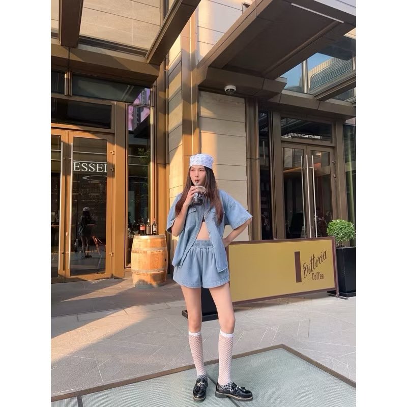 ส่งต่อชุดเซตยีนส์ ￼Proudly.bkk Denim Set 🧸 ใส่รอบเดียวงับบบ ซื้อมา 531฿ 

🌟ส่งต่อสภาพนางฟ้า 390฿ 🌟
#ส่งต่อชุดน่ารัก #โล๊ะตู้