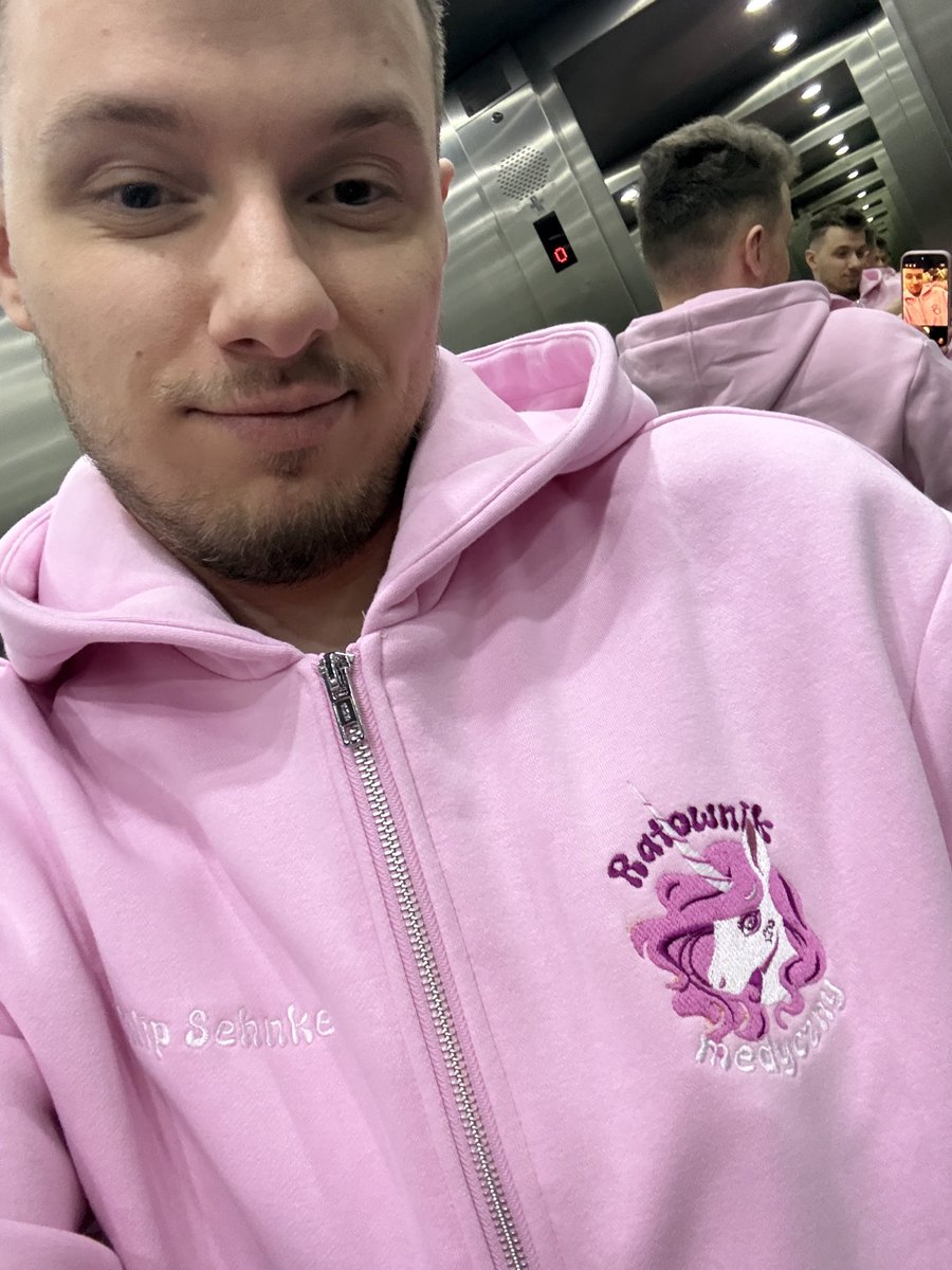 misiu987 tweet media