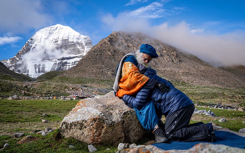 Love is the longing to include someone as a part of you – to expand the boundaries of who you are beyond yourself. #SadhguruQuotes