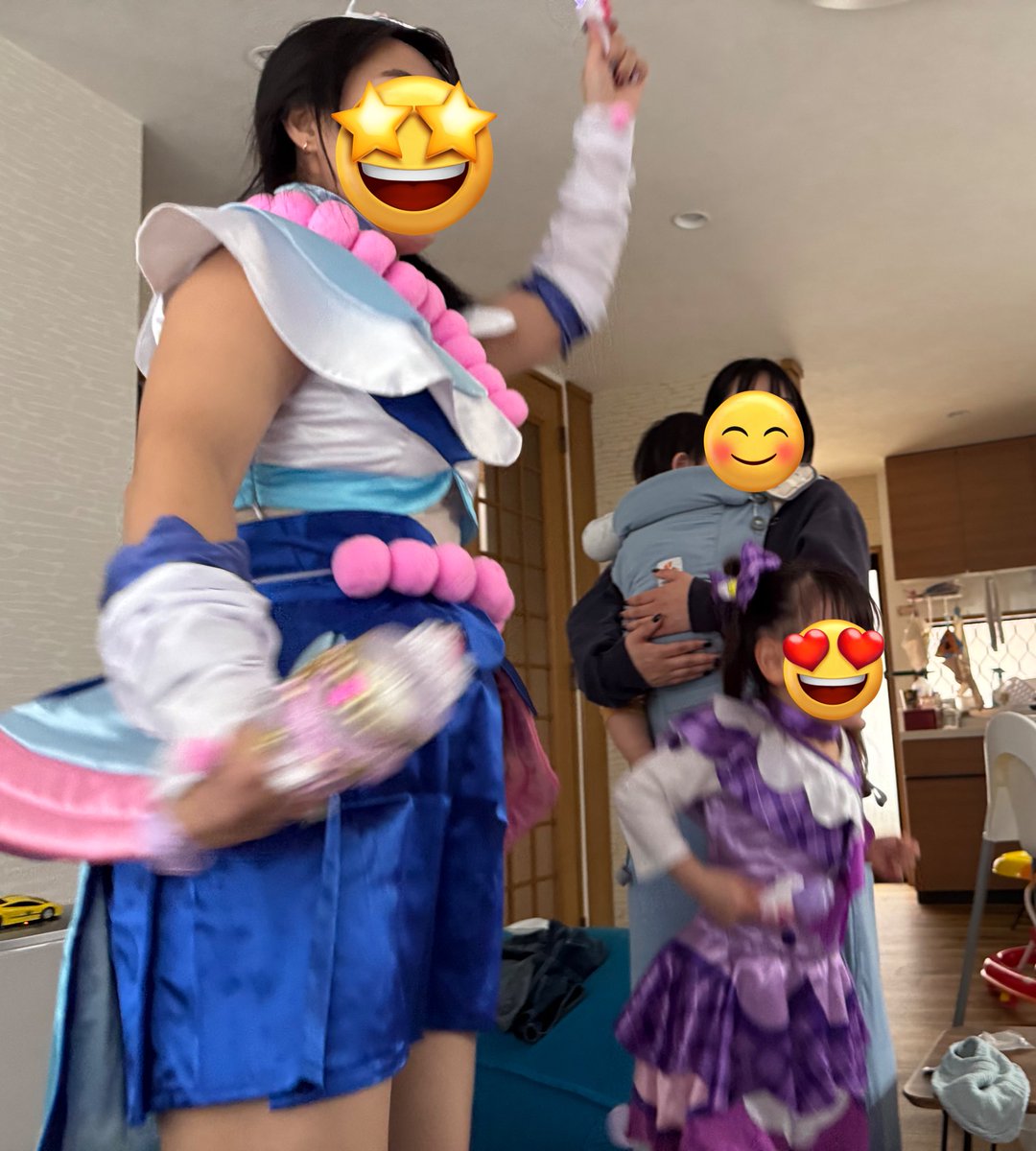 そういえば、キミプリ感謝祭鑑賞会した🥺
終わってほしくなくてまだ受け入れられてないが…
おチビを友人N氏に抱いてもいながら、友人Sの娘と各々の推しスタイルで鑑賞
とりあえず楽しかったことだけ伝わる写真