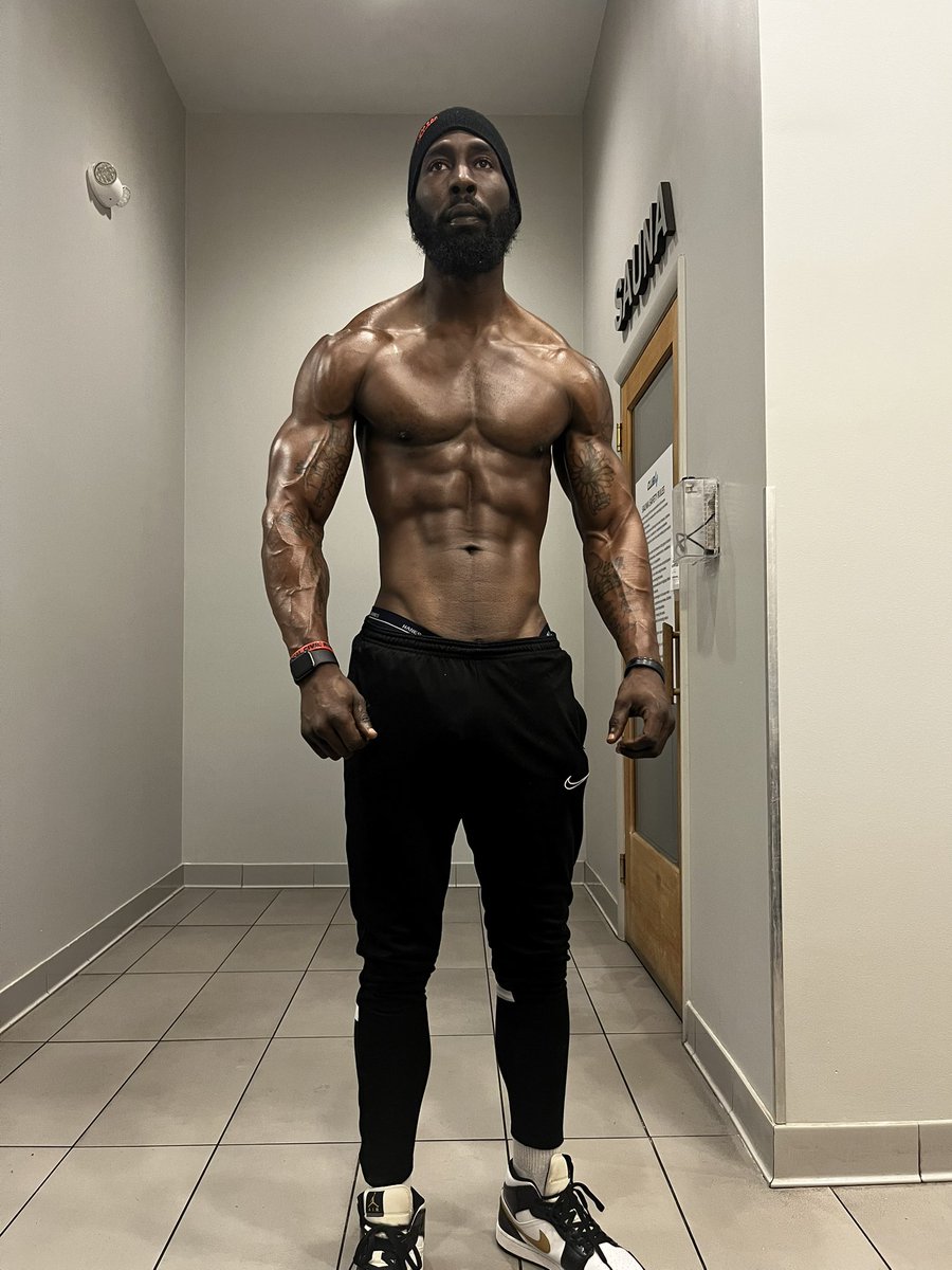 bowenb23king's tweet image. I love what I do #personaltrainer