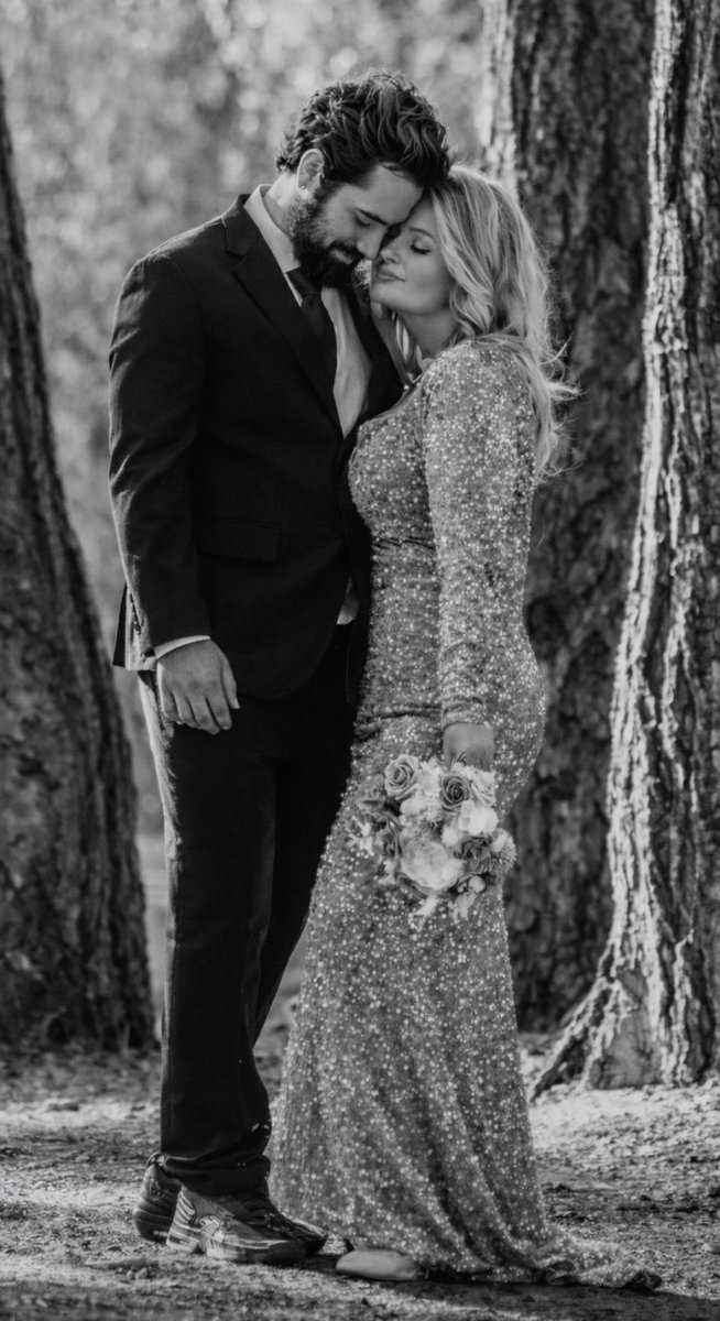 ThankUNext tweet media