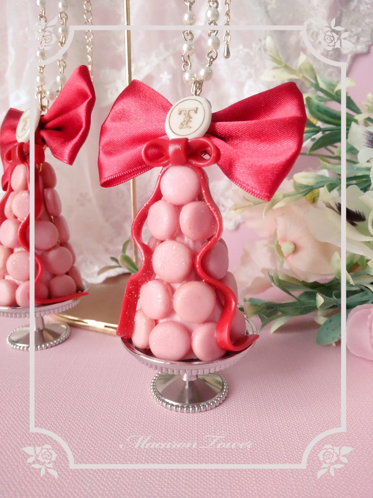 マカロンタワーのネックレス🎀 積み上げられたマカロンにチョコレート