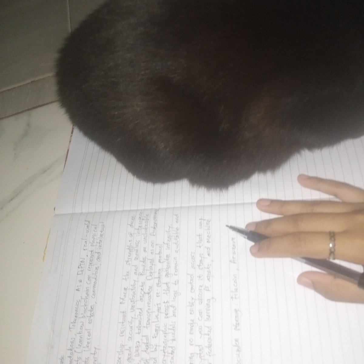 Help banget ini mah, diganggu makhluk halus