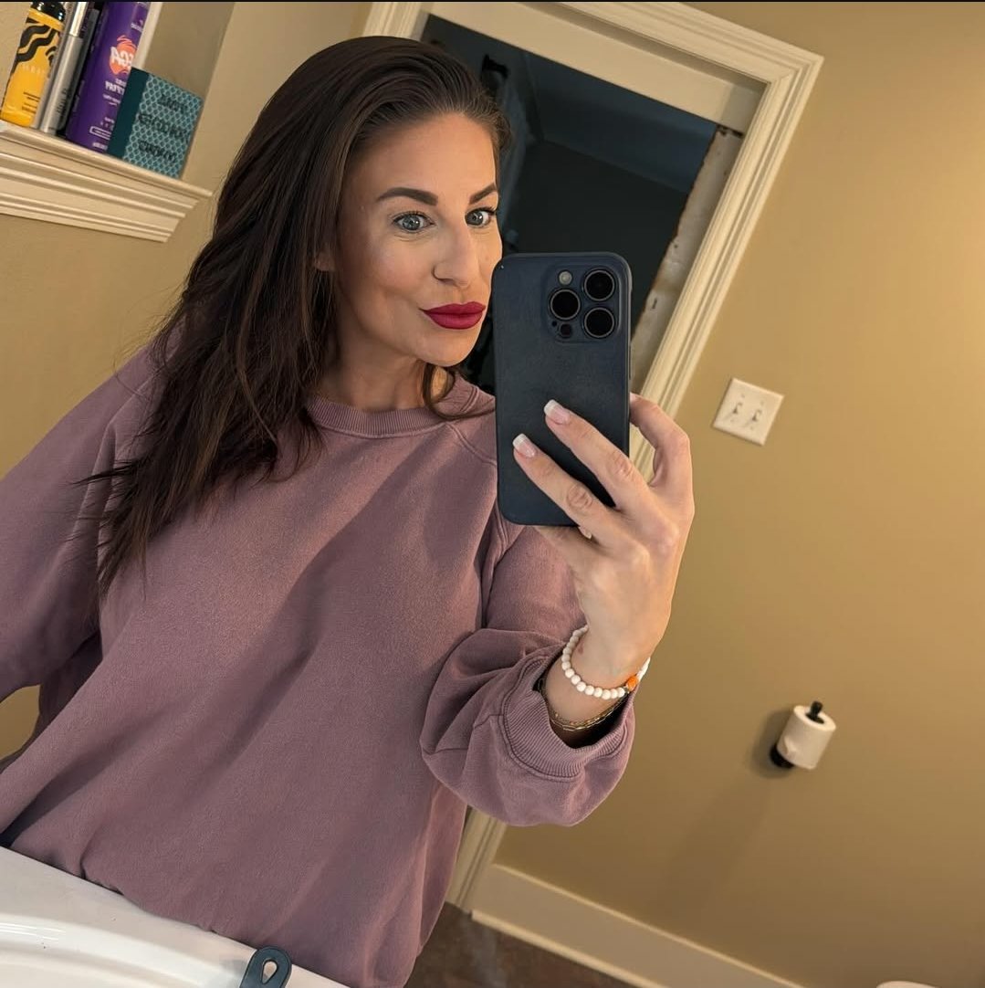 Marymichael01's tweet photo. Happy Presidents Day 🇺🇸 Hope everyone’s enjoying the long weekend💋 https://t.co/ZcV6NGzFIT