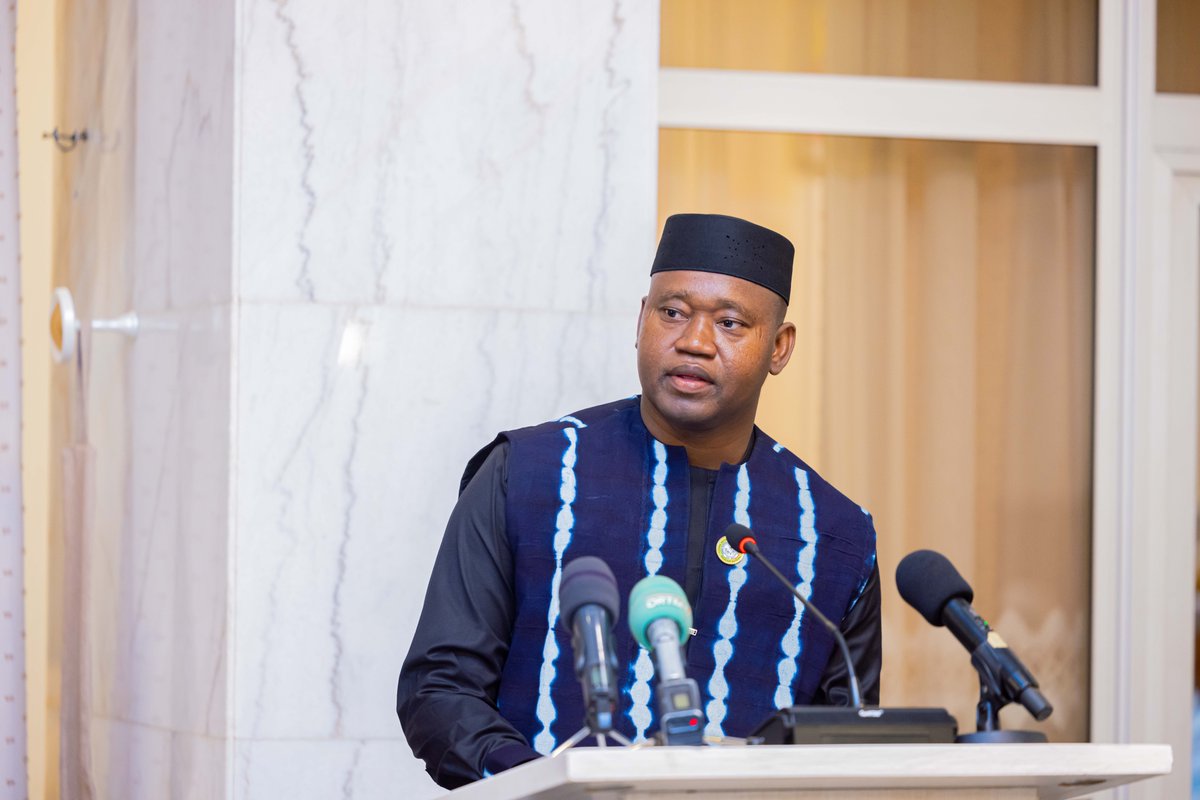 PresidenceMali's tweet photo. Le Président de la Transition a reçu le Conseil national de la jeunesse (CNJ), ce lundi 16 février 2026, au Palais de Koulouba. C’était à l’occasion de la cérémonie de présentation des vœux de Nouvel An de la jeunesse malienne au Chef de l’État. https://t.co/j5NpG4szBJ https://t.co/EvvtV1CVkZ