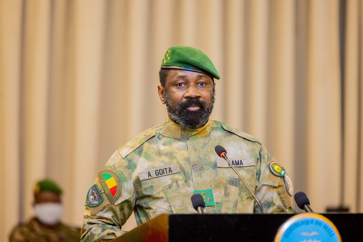 PresidenceMali's tweet photo. Le Président de la Transition a reçu le Conseil national de la jeunesse (CNJ), ce lundi 16 février 2026, au Palais de Koulouba. C’était à l’occasion de la cérémonie de présentation des vœux de Nouvel An de la jeunesse malienne au Chef de l’État. https://t.co/j5NpG4szBJ https://t.co/EvvtV1CVkZ