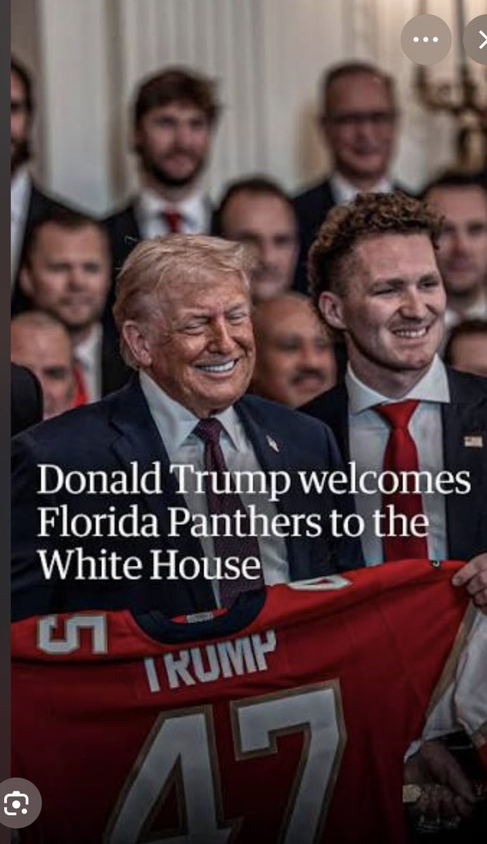 King Trump tweet media