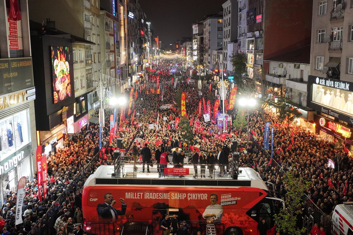 CHP, İstanbul Valiliği'nin izin vermemesine rağmen yarın Beşiktaş'ta köprülerin özelleştirilmesine karşı yürüyüş düzenleyecek.