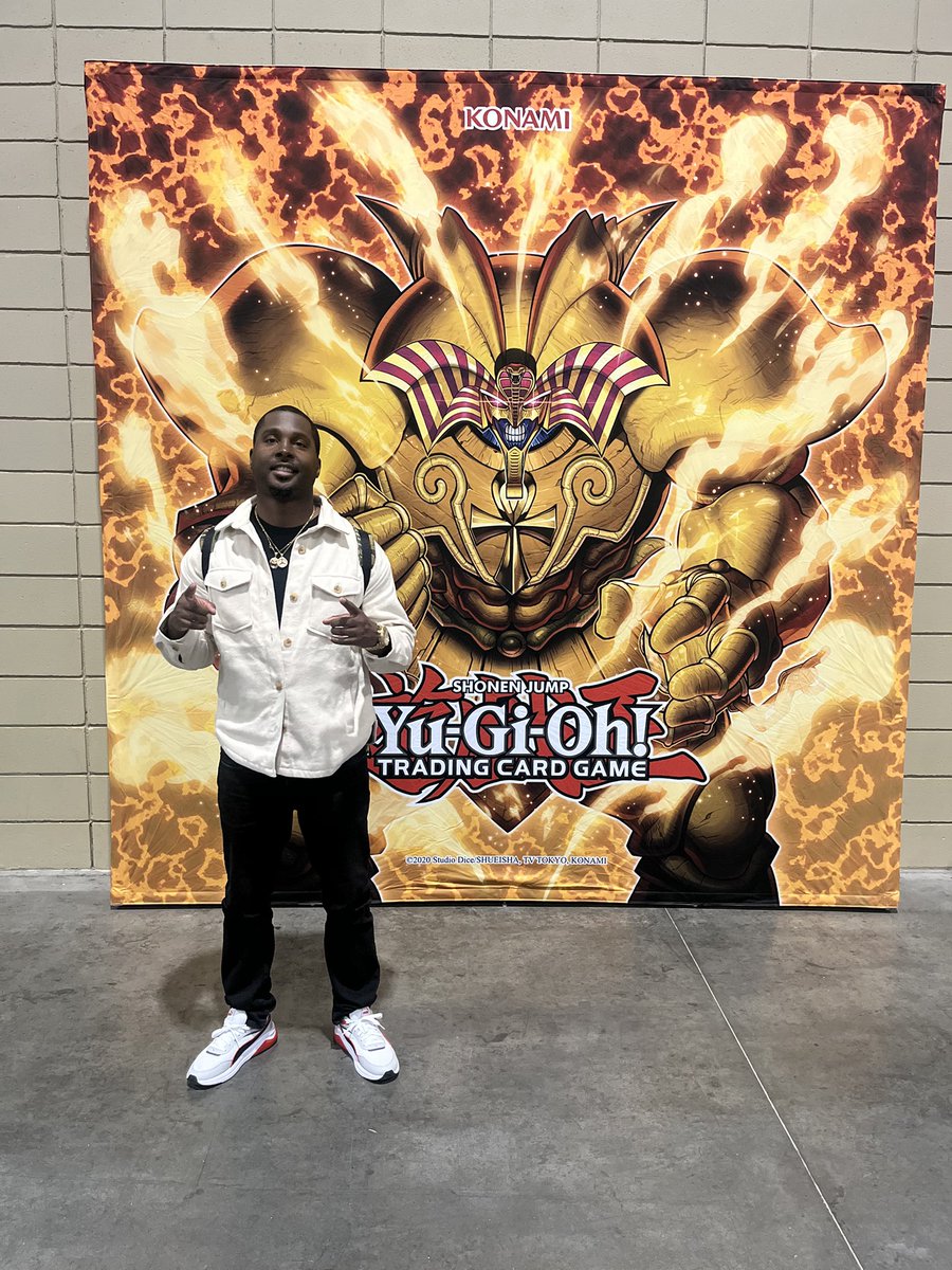 iGrindYugioh's tweet photo. The 300th was a blast!!! Me and bro started 4-1 and signed autographs throughout the day!!! I love this game and definitely will be at YCS Vegas in April!!! 😤👌🏾😎 #yugioh #ycs #YCS300 #YCSRichmond https://t.co/6aci5VpgKQ