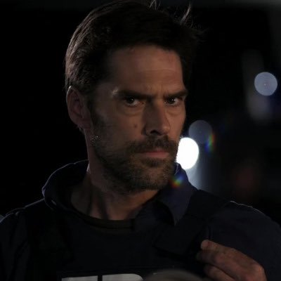 dontemilyyyyme's tweet image. We moved on from bearded Hotch far too quickly