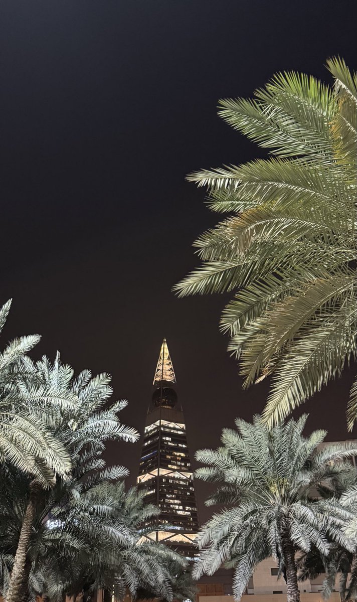 mmsh887's tweet photo. ليس باجتهادنـا يا الله ولا بجهدنـا بل بكرمك وعطائك اللامحدود يسِّر السُبل وسخِّر الطُرق واجعل ما نصبو إليه واقعًا نعيشه بيسرٍ وعافية🤍. https://t.co/xFbeIIS5zz