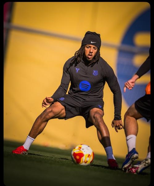 Barca fans thought they are beating girona today

They only thing they are beating this night is their 🍖