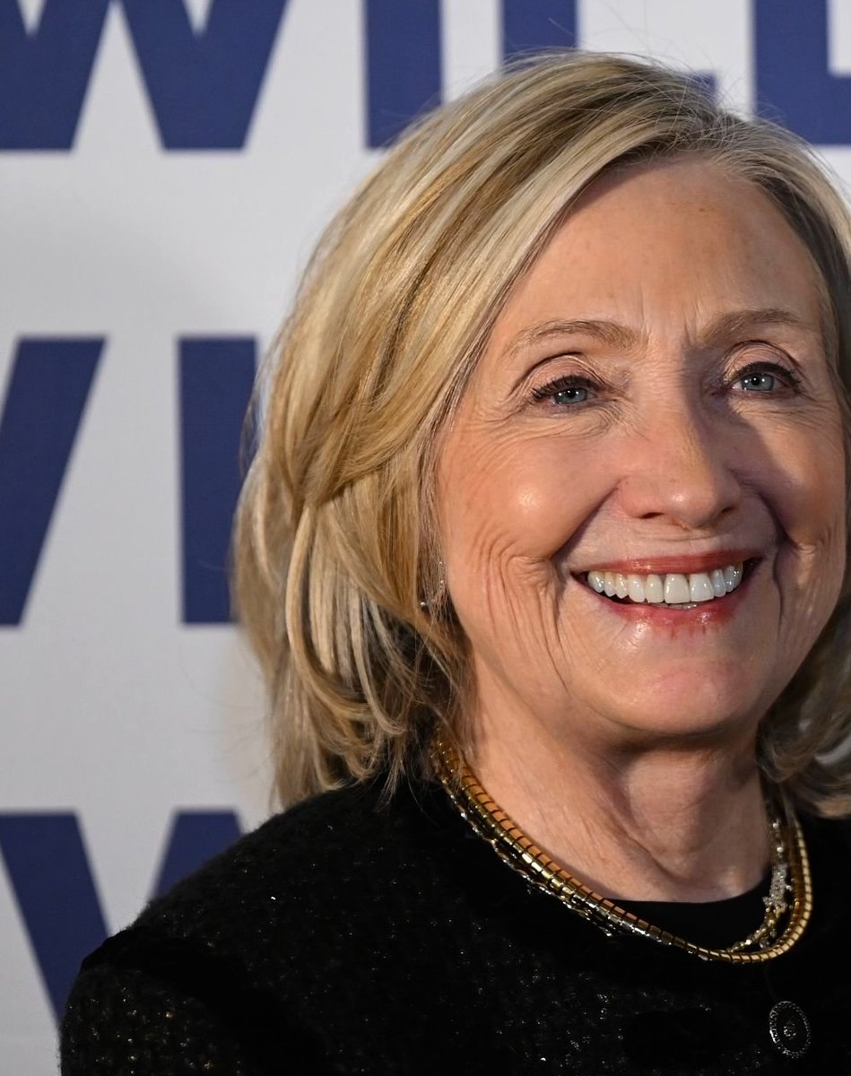 Hillary In Pictures tweet media