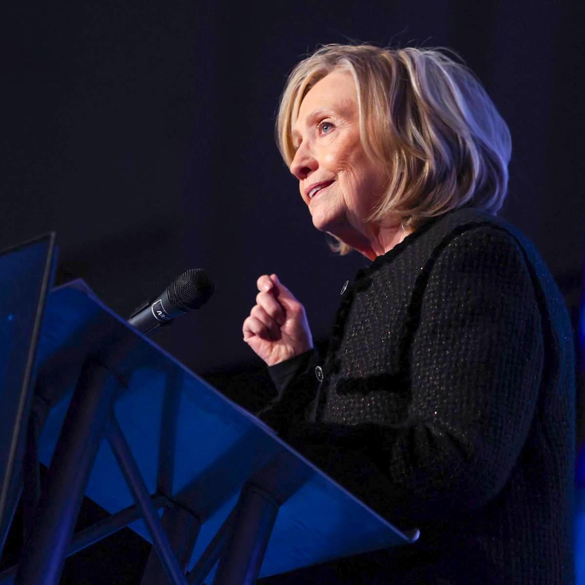 Hillary In Pictures tweet media