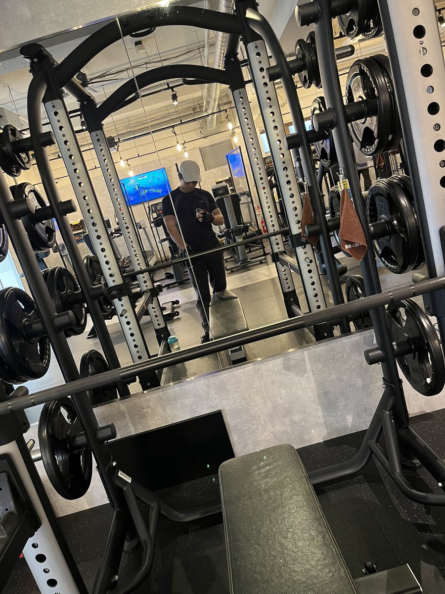 kosuke_fit's tweet photo. ベンチ112.5kg上がった！！
MAX更新、目指せ128kg

#筋トレ 
#ベンチプレス
#生きるってこういうこと https://t.co/syN37g2nGU