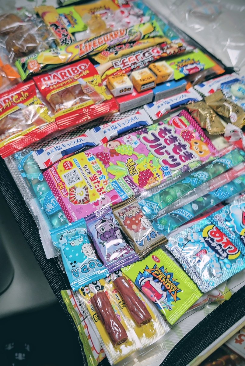 SLE_2525t1rl's tweet photo. うちもお菓子交換ハマってます！
#おかし交換　#おかし帳 https://t.co/FLXfgvIeDf