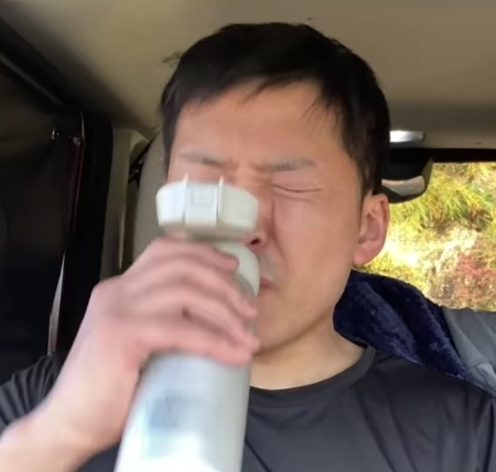 KIYOTANYOUTUBE's tweet photo. どうも✋️きよたんなんだがー、半年動画上げないと収益取り消されるのでタイヤ交換動画を上げることとする💰️タイヤは割引クーポンとポイント利用で35000円で購入したぜ😁羨ましいだろ❓️だったらもっとスパチャくれよな‼️割引情報を教えてやってもいいぜ‼️ギャハハハハハハハハハハ👿 https://t.co/QwrMqAAcNl