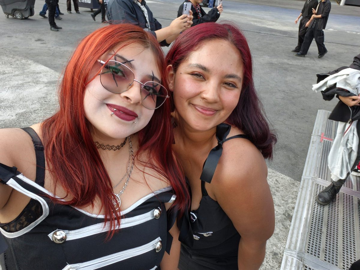 Reygee_Uwu's tweet photo. Personas de X
Despues de tanto tiempo siendo fan de esta hermosa banda
Por fin pude verlos en vivo 
Estaré realizando post de los mejores momentos  🫀 https://t.co/pbPtIRQqfv