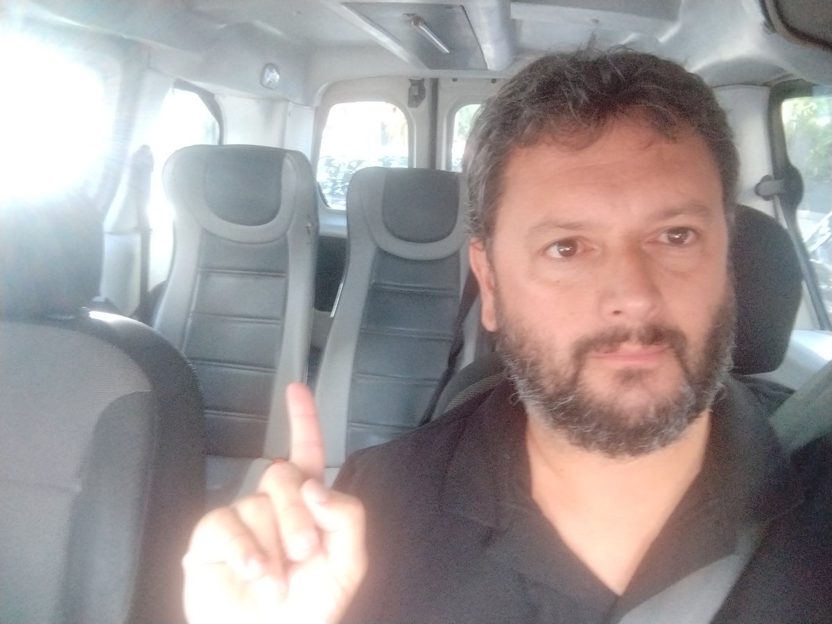 Agregamos una van 7 pasajeros para traslados viajes encomiendas bultos en general telo de ocasión solo miro x el espejo pregunte que no molesta.
#ALaGiladaNiCabida
#Temporada10
#Goodvibes
#turnonoche
#fotobang
#Salimediobizcoenlafoto