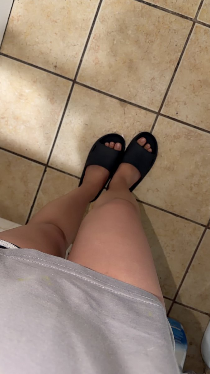 SimransweetsGK's tweet photo. These thighs wanna say something 

#Thickthighs https://t.co/PC8mxpxvan