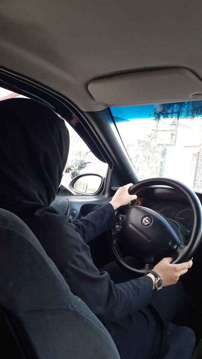 يمرُّ الإنسان بمرحلة لا يبحث فيها عن إجابة، بل يبحث فيها عن نفسة التي تاهت بين ملائين الخيبات والانكسارات 💔
#INDvsPAK #منصور_ال_زايد #رمضان_كريم