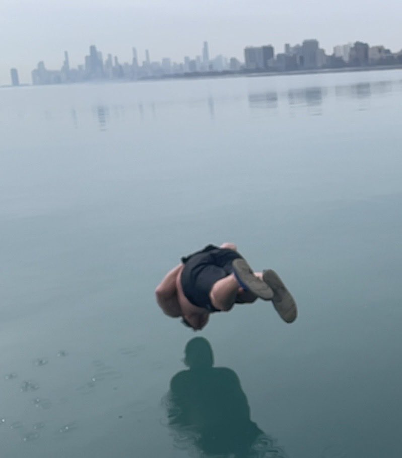 Great Lake Jumper tweet media