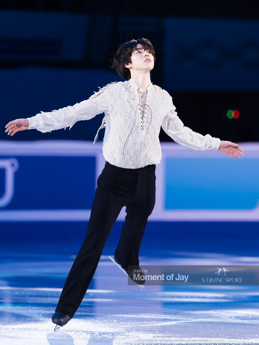 momentof_jay's tweet photo. 2026 4CC Beijing Gala
์ฐจ์คํ - Not a Dream ๐
#์ฐจ์คํ #JunhwanCha #4ContsFigure
"๋ง์์ ๋์
์ด๊ณณ์์ ๋ ๋ถ๋ฌ... https://t.co/3D4nJx9LVA