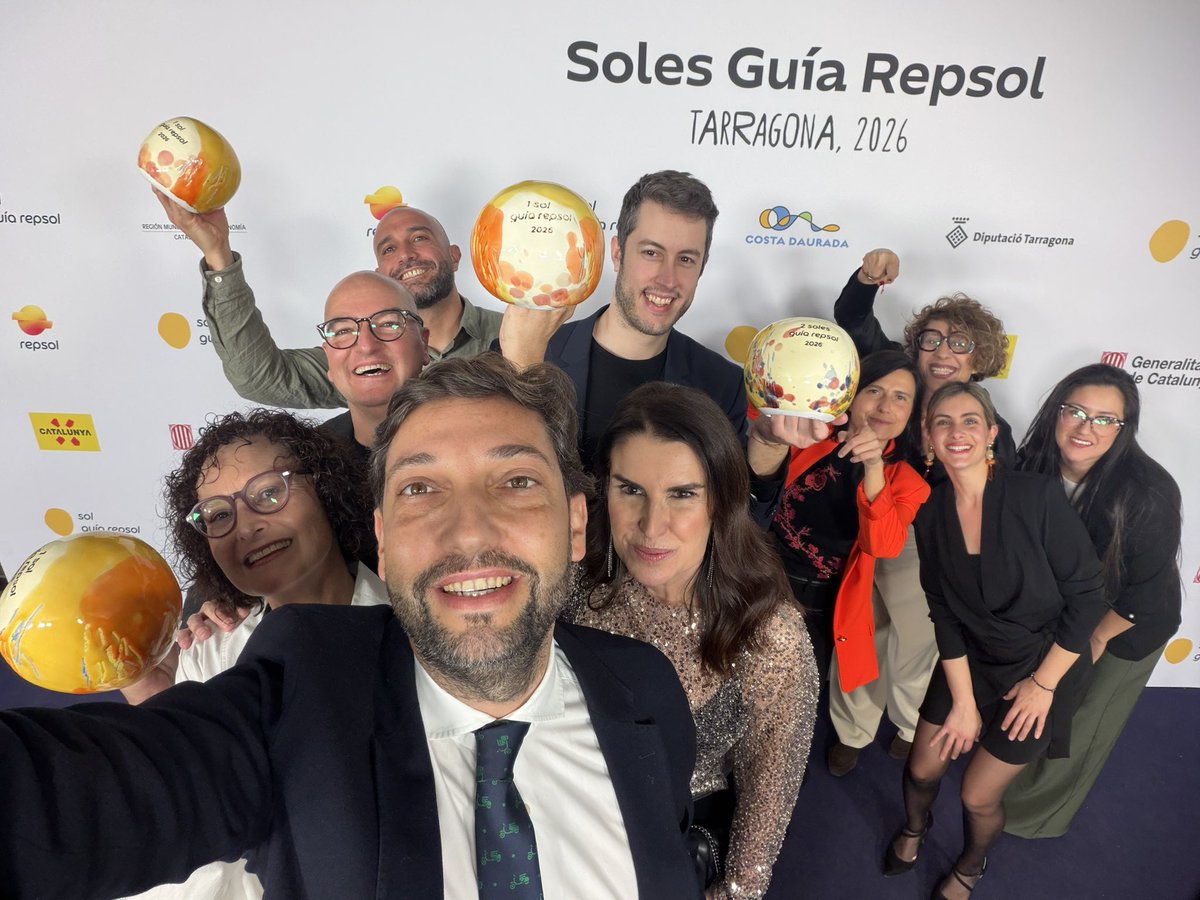 En Tarragona, acompañando a los 4 nuevos Soles <a href="/GuiaRepsol/">guiarepsol</a> que desde hoy brillan en el firmamento gastronómico de la #RegióndeMurcia: 
☀️ El Baret, Murcia
☀️ Hispano, Murcia
☀️ La Casa de los Abuelos (Bodegas Viña Elena), Jumilla
☀️☀️ Barahonda, Yecla

En total: 32 Soles 🔝