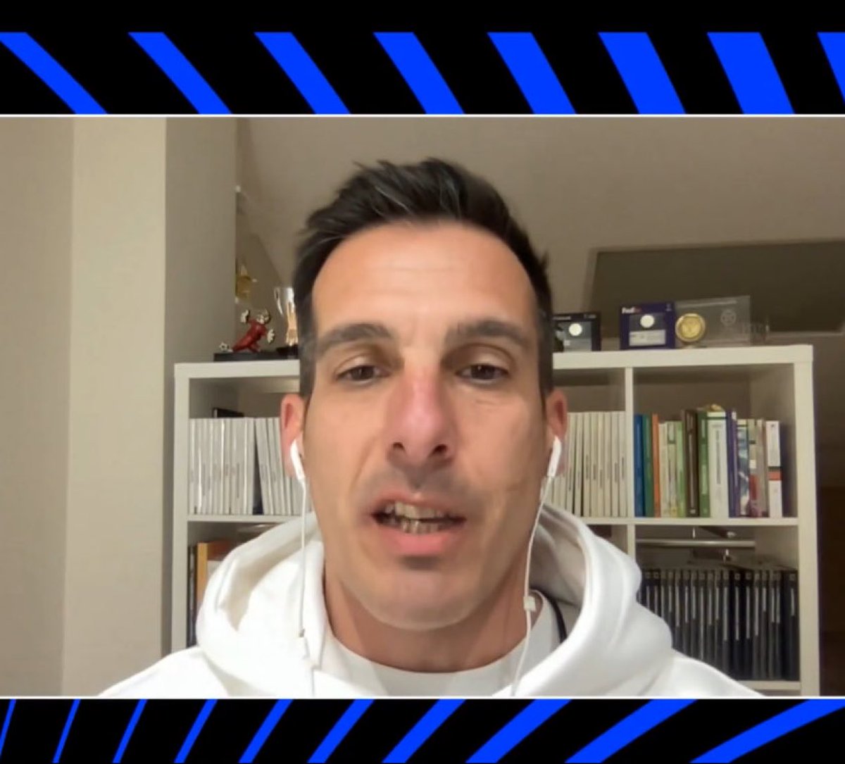 Somhiseremfcb's tweet image. 🗣️Estrada Fernández (ex árbitro):

“Estoy atónito y sorprendido por lo de hoy; alguien del comité de árbitros debería dimitir.”