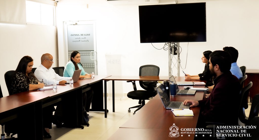Las autoridades de la Administración Nacional de Servicio Civil (ANSEC) y el Consejo Nacional Anticorrupción (CNA) sostuvieron una reunión de trabajo con el propósito de establecer líneas de colaboración interinstitucional orientadas a fortalecer la transparencia en la gestión