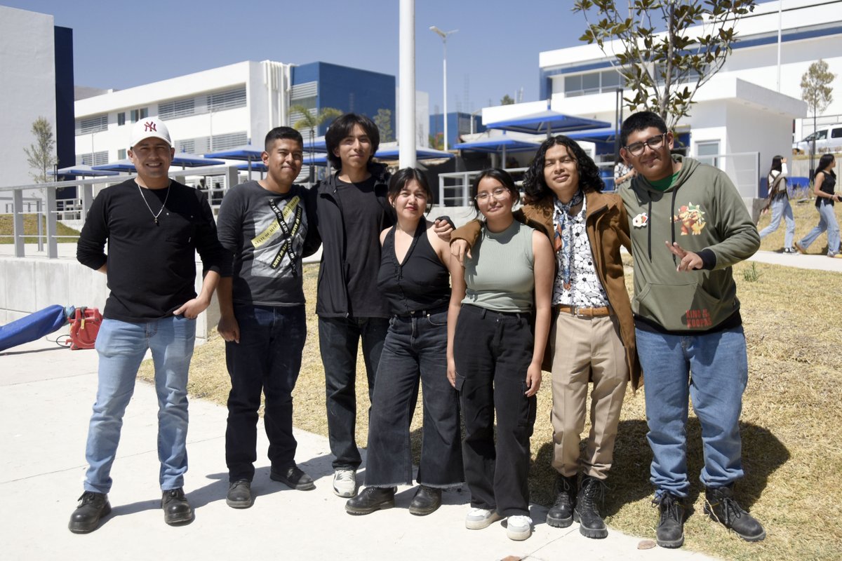 BUAPoficial's tweet photo. Celebra CU2 el amor y la amistad.💙🐺
Con actividades recreativas, culturales y deportivas se realizó en Ciudad Universitaria 2 (CU2) la kermés para celebrar el mes del amor y la amistad. La comunidad universitaria disfrutó de comida, juegos inflables, música y teatro.
#CU2 https://t.co/IidPvxv3A8