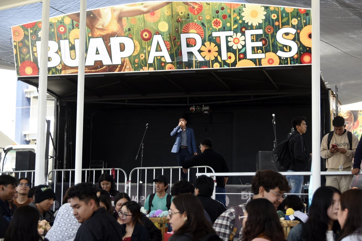 Celebra CU2 el amor y la amistad.💙🐺

Con actividades recreativas, culturales y deportivas se realizó en Ciudad Universitaria 2 (CU2) la kermés para celebrar el mes del amor y la amistad. La comunidad universitaria disfrutó de comida, juegos inflables, música y teatro. 

#CU2